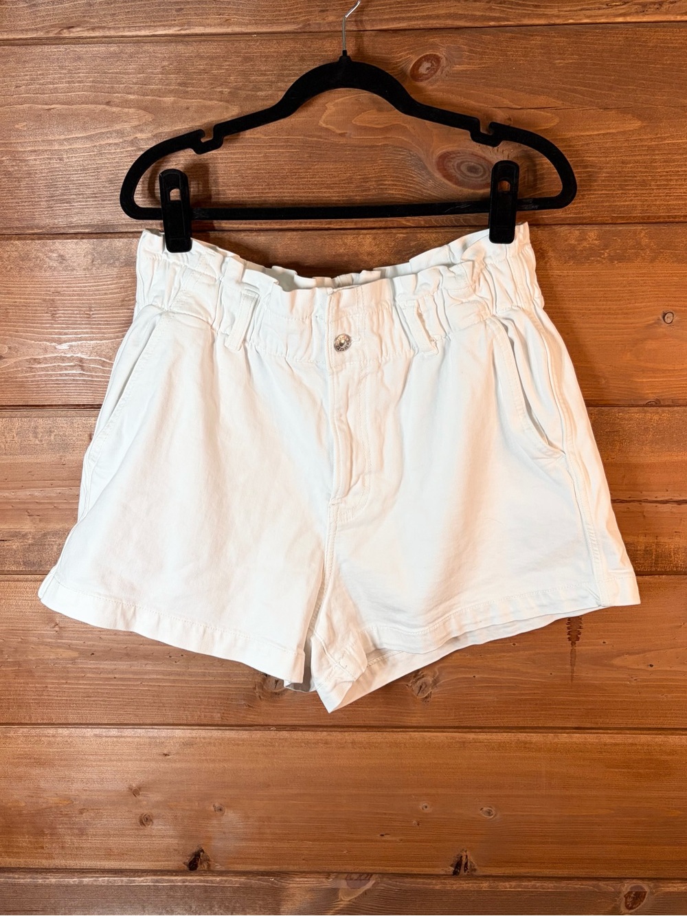 American Eagle Outfitters White High-Waist Denim Paperbag Shorts Size 10 💕🌸